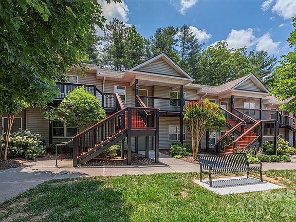 2nd image of 409 Carlyle Way