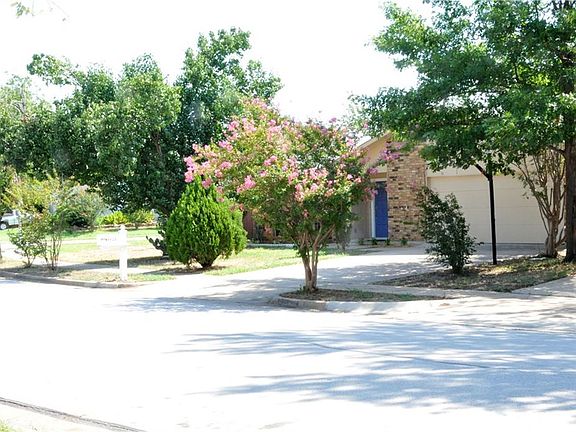 4th image of 3611 Chamberland Dr