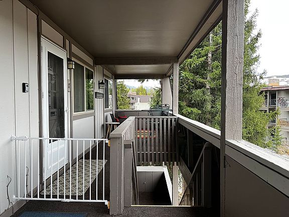 2nd image of 225 Hi Country Dr #17-1813
