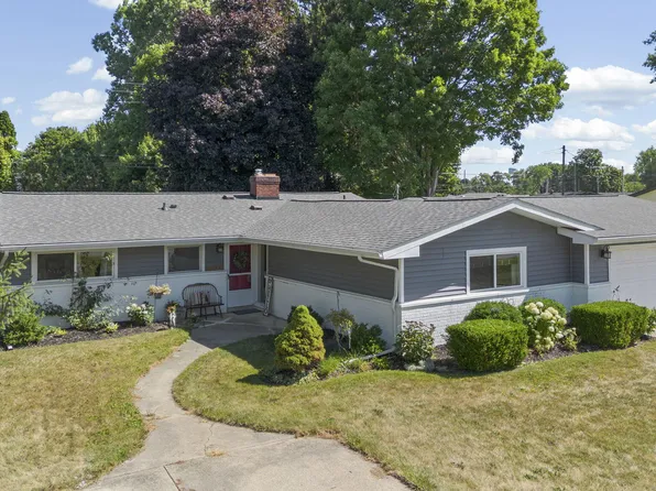 9194 Oakview Dr, Swartz Creek, MI 48473