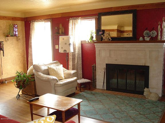 Living Room with Fireplace