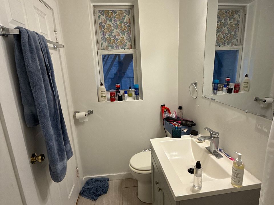 2nd image of 31 Hemenway St #5
