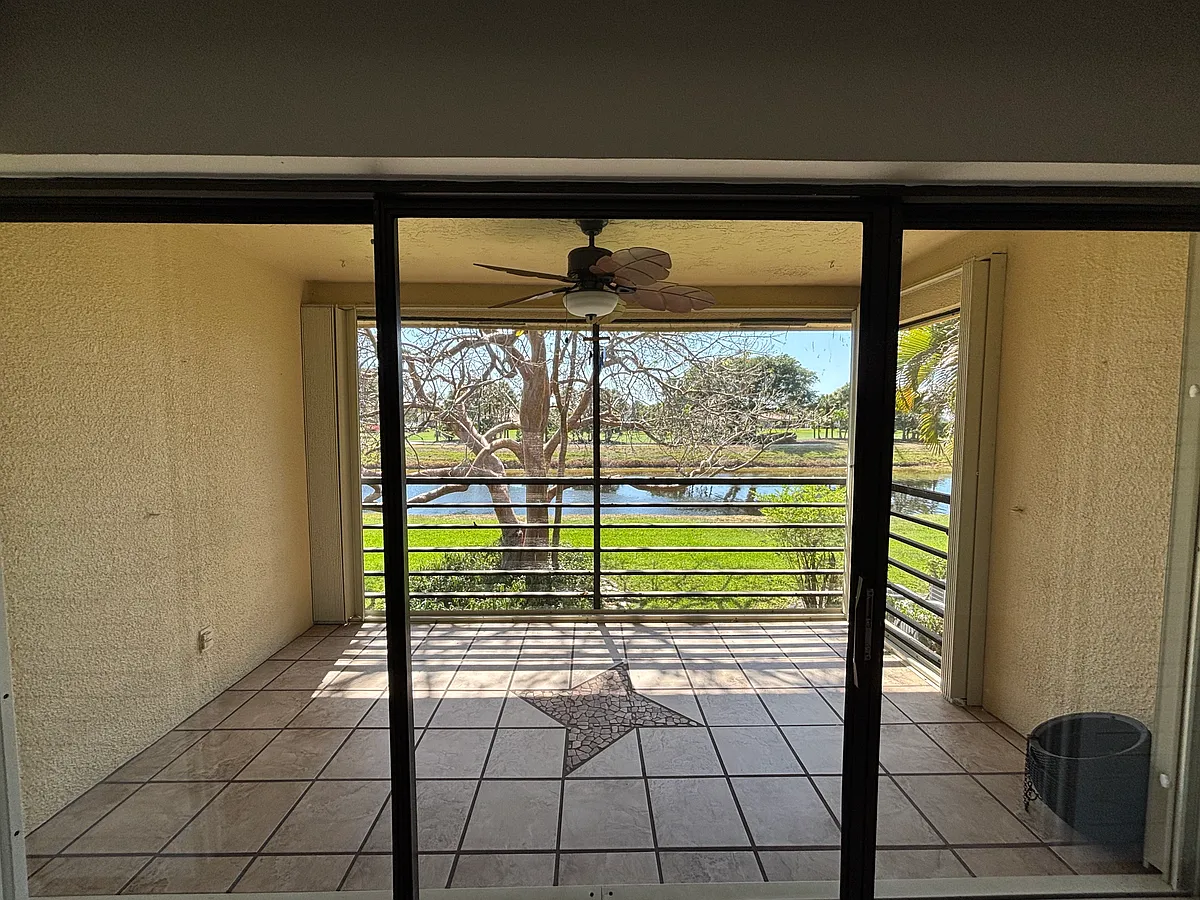 Building Photo - 2916 SW 22nd Cir #20D2