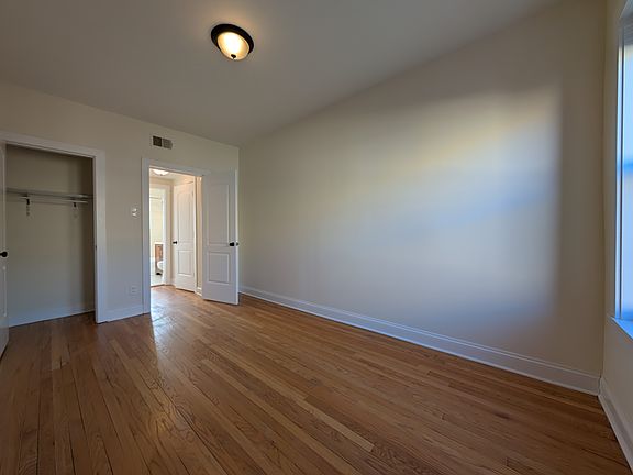 2nd image of 4034 N Ashland Ave #W3