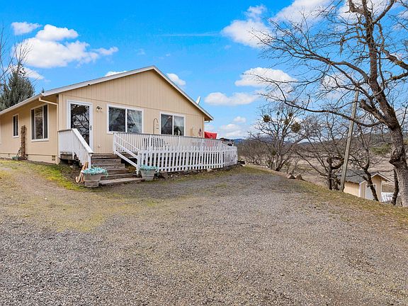 3rd image of 807 Ironwood Dr