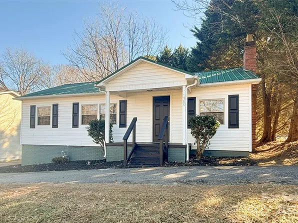 1500 14th Street Dr NE, Hickory, NC 28601