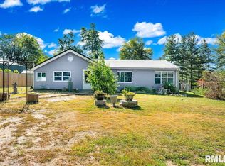 3157 Rakestraw Rd, Manito, IL 61546