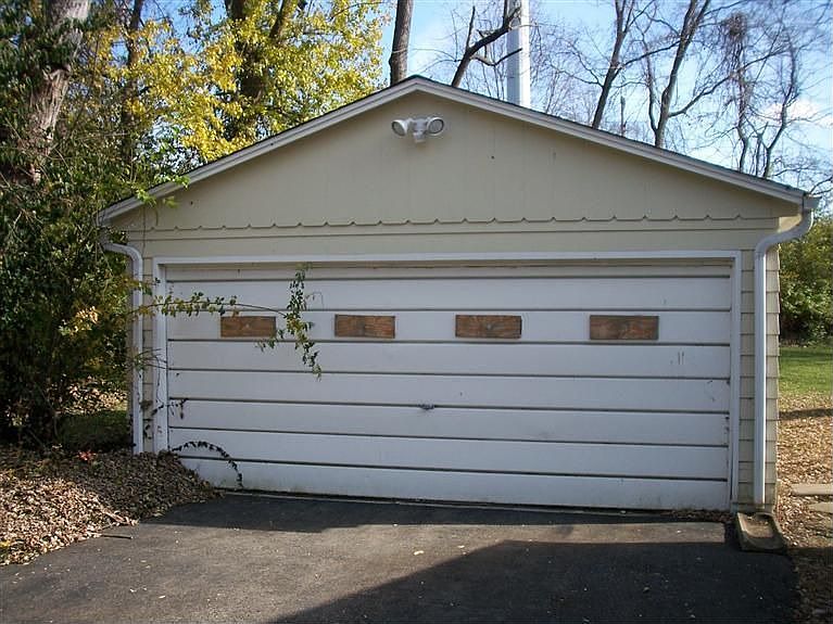 2nd image of 6071 Salem Rd