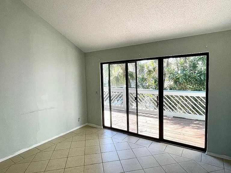 100 Blair Rd — Photo 2