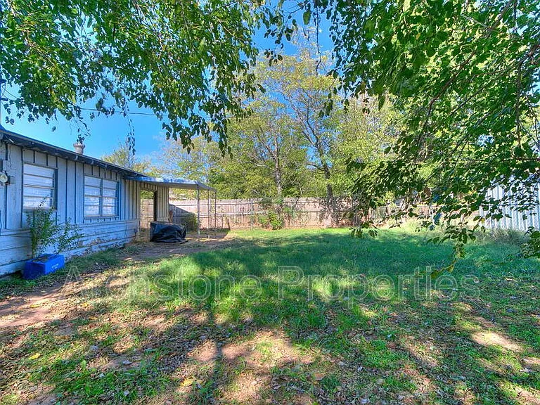 1424 Tanglewood Dr — Photo 37