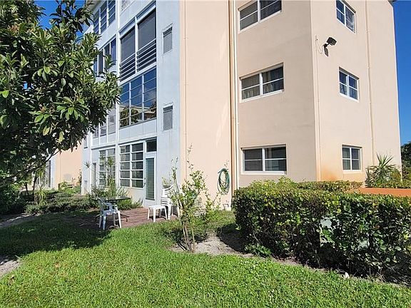 4th image of 230 NE 26th Avenue #118