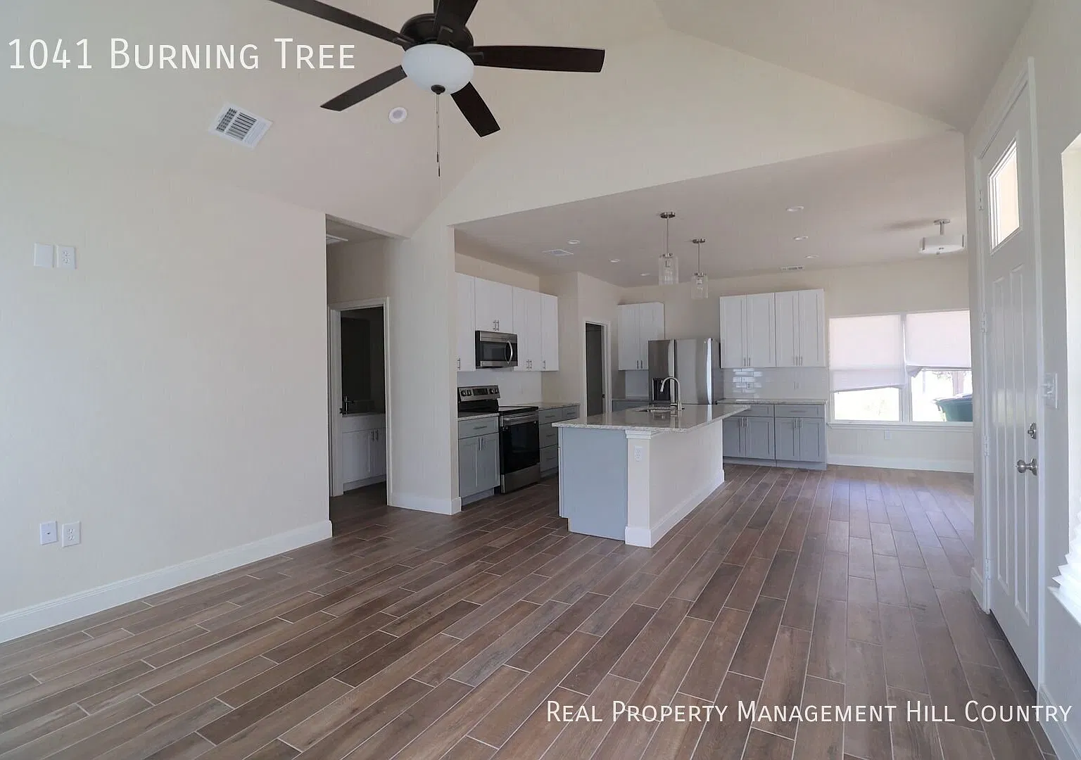 3 Bed 2 Bath with Granite Kitchen and Covered Carport — Photo 2