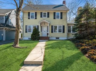 130 Soundview Rd, Huntington, NY 11743