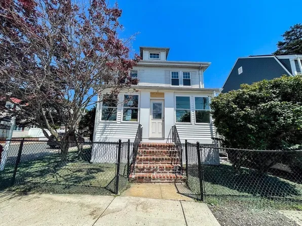 180 Bell Rock St, Everett, MA 02149