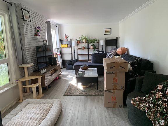 4th image of 11511 94a Ave