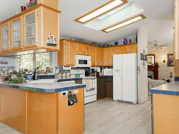 4th image of 5195 Riverbanks Rd