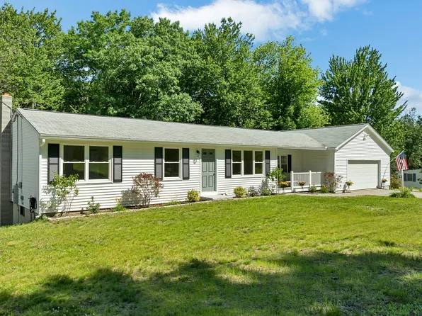 17 Massachusetts Ave, Meredith, NH 03253
