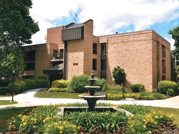 3942 North Oakland AVENUE #236, Shorewood, WI 53211
