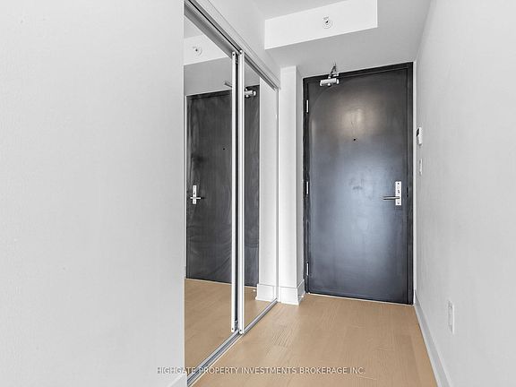 3rd image of 955 Bay St #2711