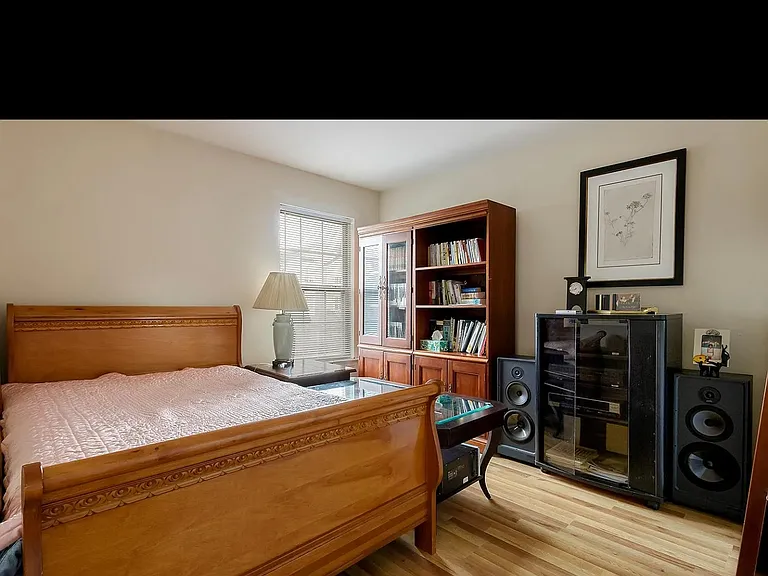 6404 Preston Way — Photo 8