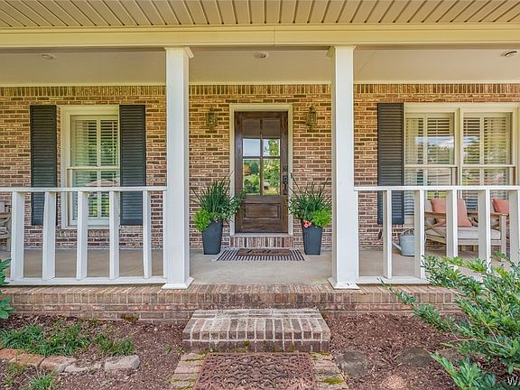 3rd image of 217 Country Oaks Dr