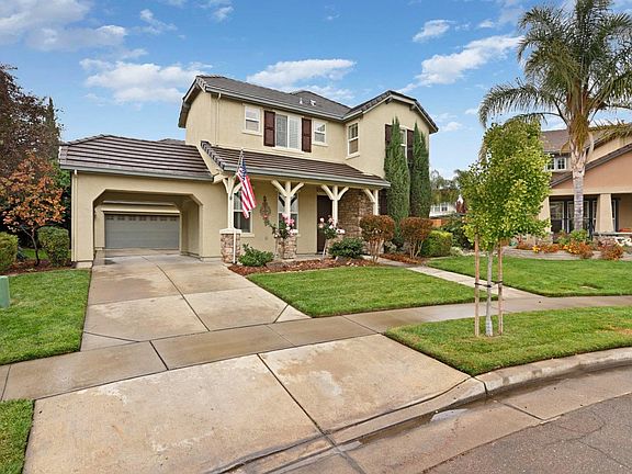 3rd image of 2265 Katzakian Way