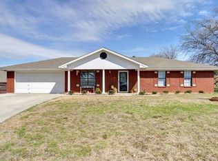 1314 W Main St, Decatur, TX 76234