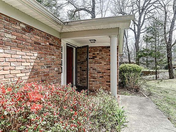 Inviting front entry