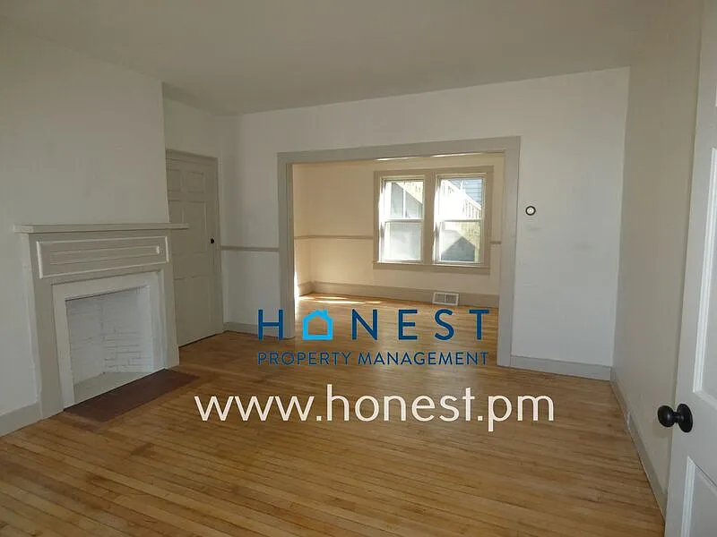 3 bed, 2.0 bath, 1800 sqft, $2,400 — Photo 3