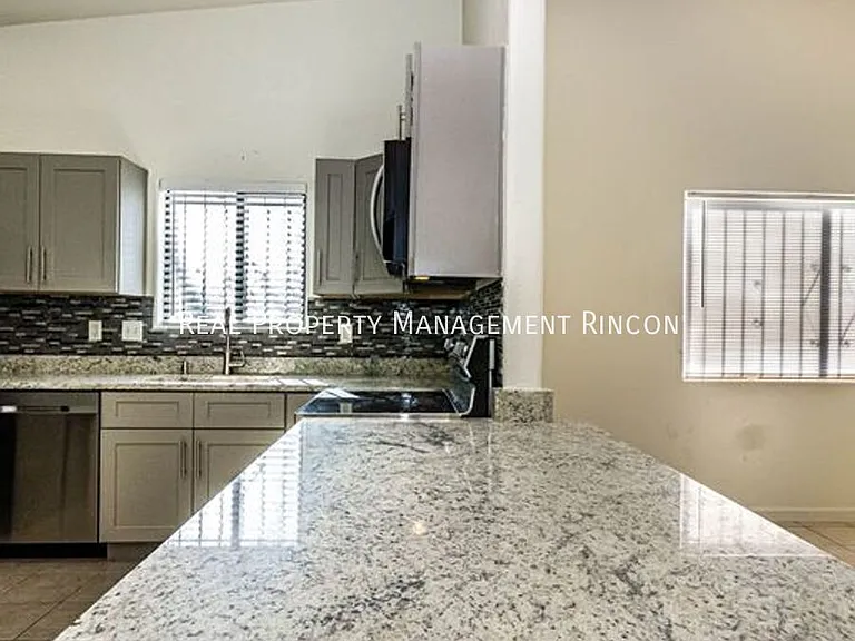 610 E Waverly St #2 — Photo 7