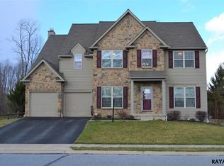 200 Creekwood Dr, Jacobus, PA 17407