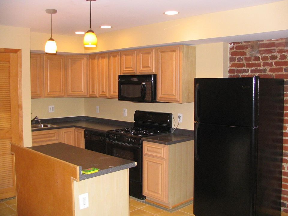 Modern Spacious Kitchen