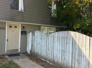 211 La Fontenay Ct #211, Louisville, KY 40223