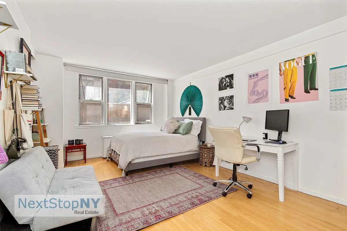 201 E 36th St APT 2E photo 1