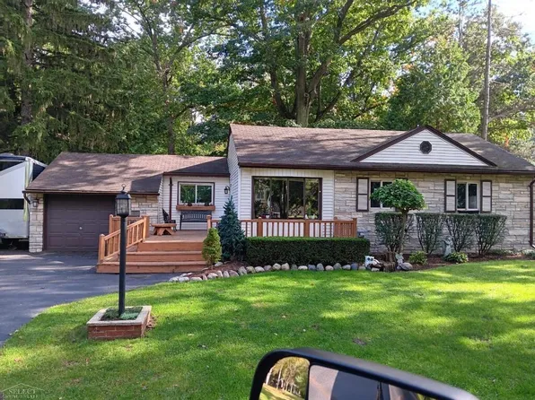 15844 Millar Rd, Clinton Township, MI 48036