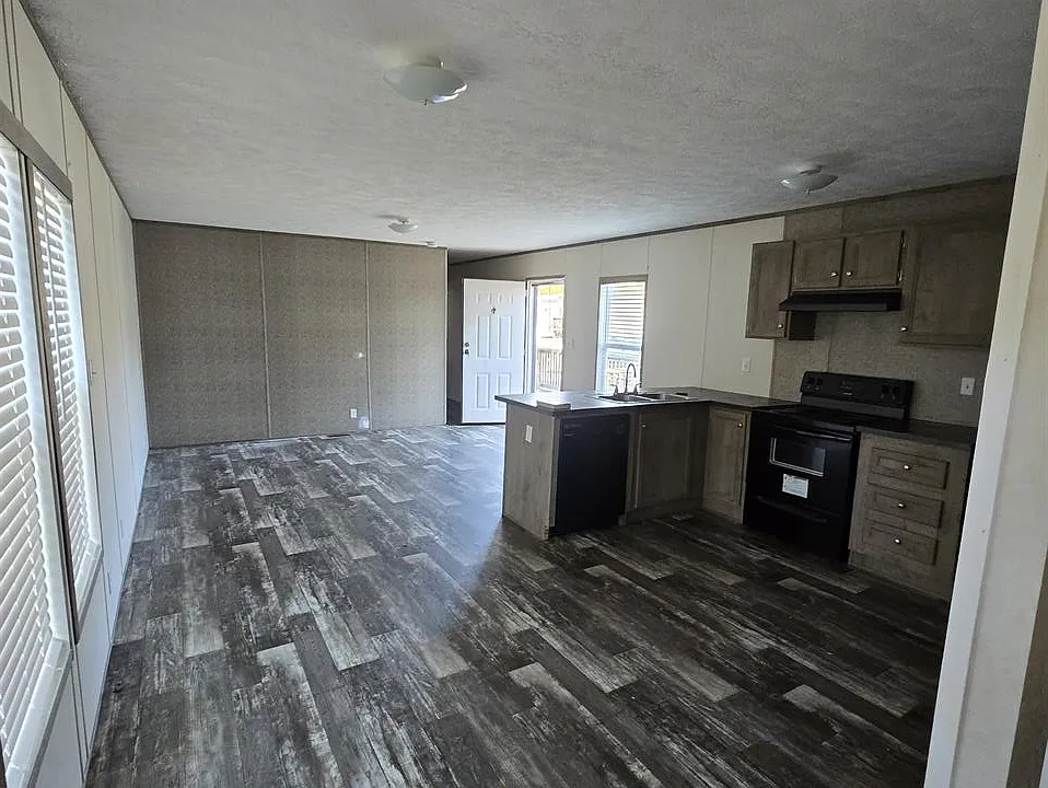 103 Oakton Dr