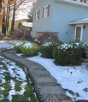 2nd image of 629 Cobblestone Dr