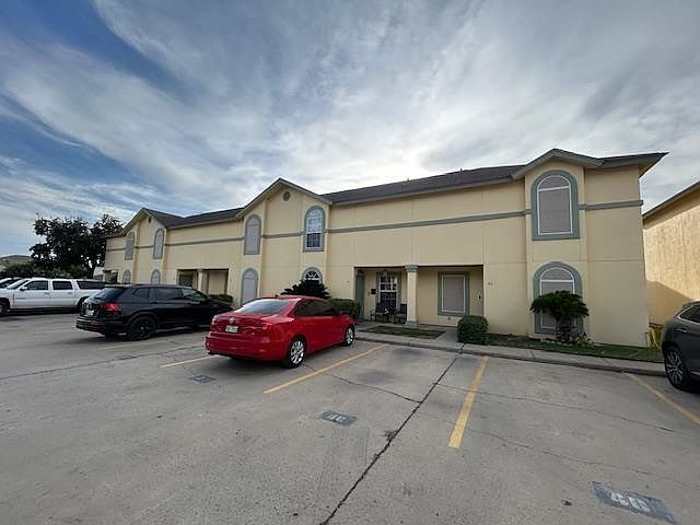 1st image of 1000 Ranchway Dr APT 40