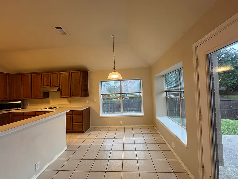 2801 Tallahassee Ct #SINGLE FLOOR — Photo 7