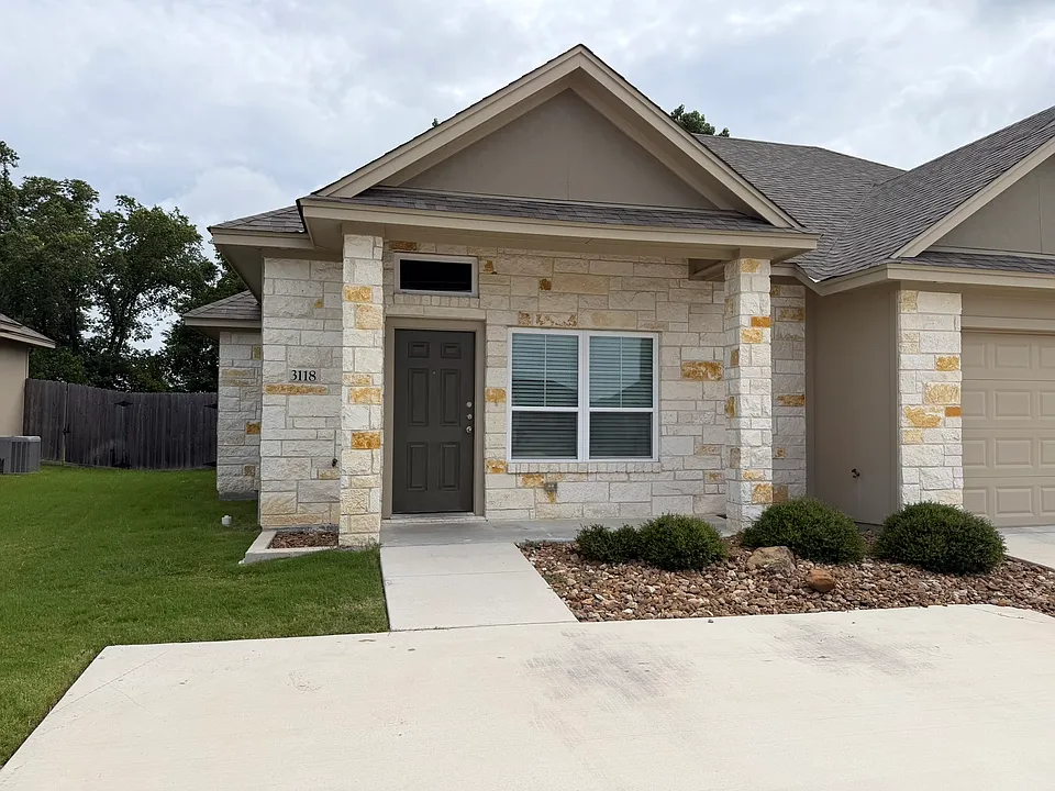 3118 Fenway Cir