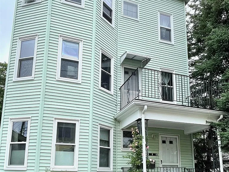 49 Locke St #2 — Photo 7
