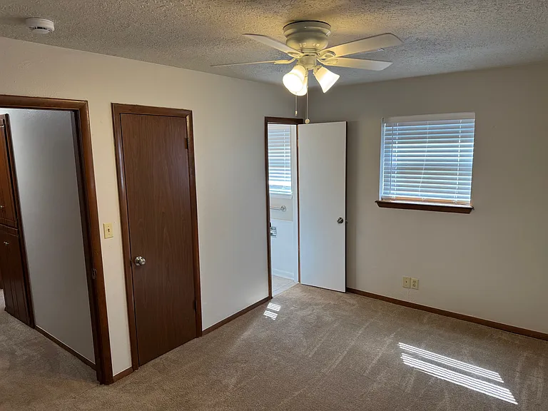 1035 Raleigh Cir — Photo 15