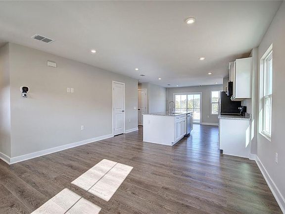 5th image of 228 Serenity Rd