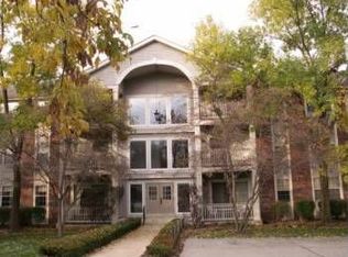 5376 N Kenrick Parke Dr APT 104, Saint Louis, MO 63119