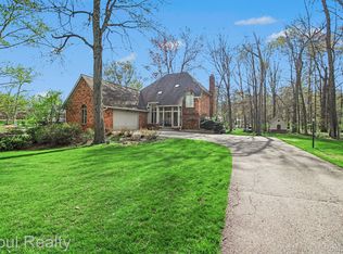 3575 Clark Cir, Commerce Township, MI 48382