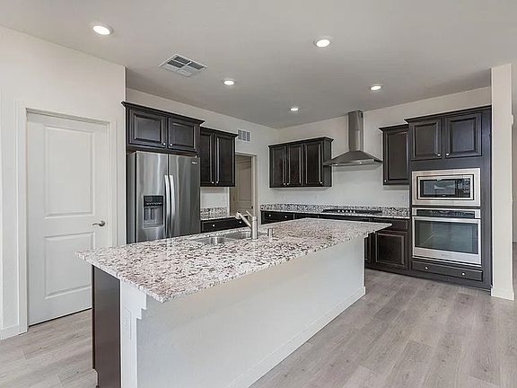 3rd image of 8376 Castletroy Dr