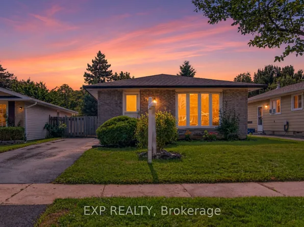 51 Appalachian Cres, Kitchener, ON N2E 1A3