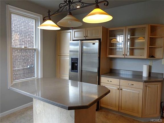 4th image of 953 Elder Ave