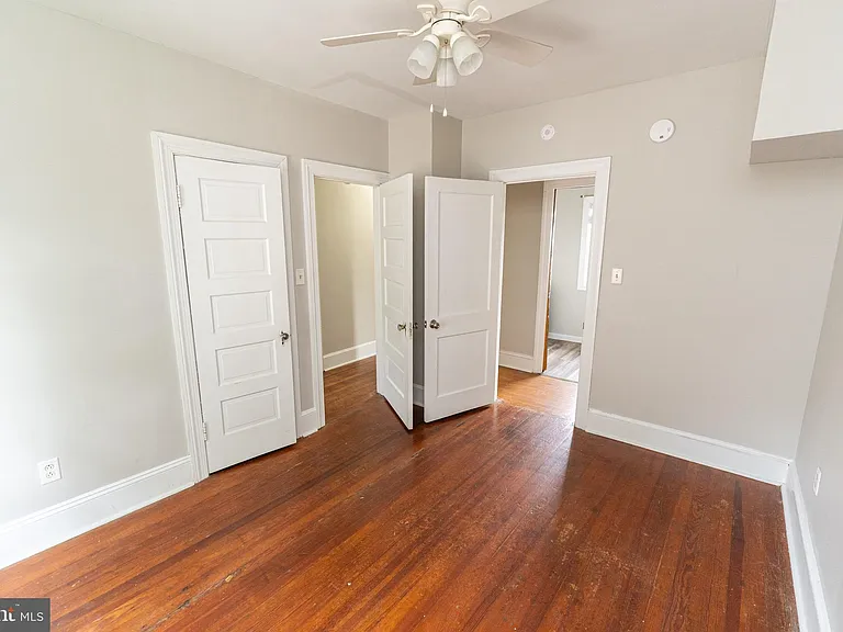 1109 N Division St — Photo 43