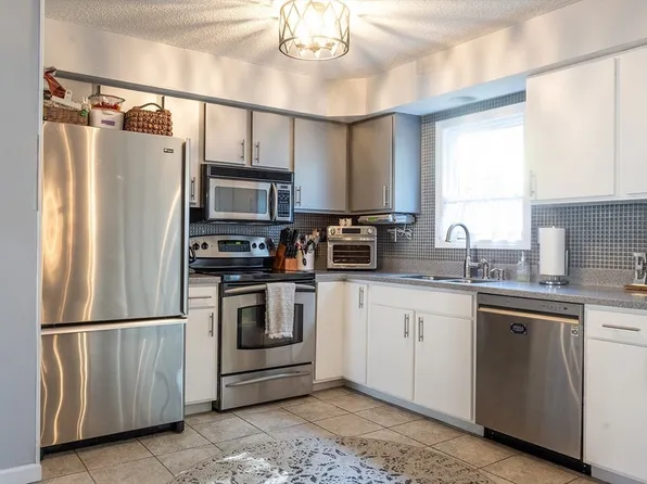 200 Lambert Ter Unit 12, Chicopee, MA 01020